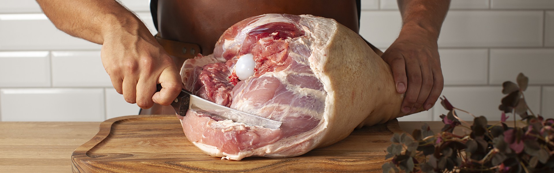 Slagter-skærer-kød-1-2.jpg